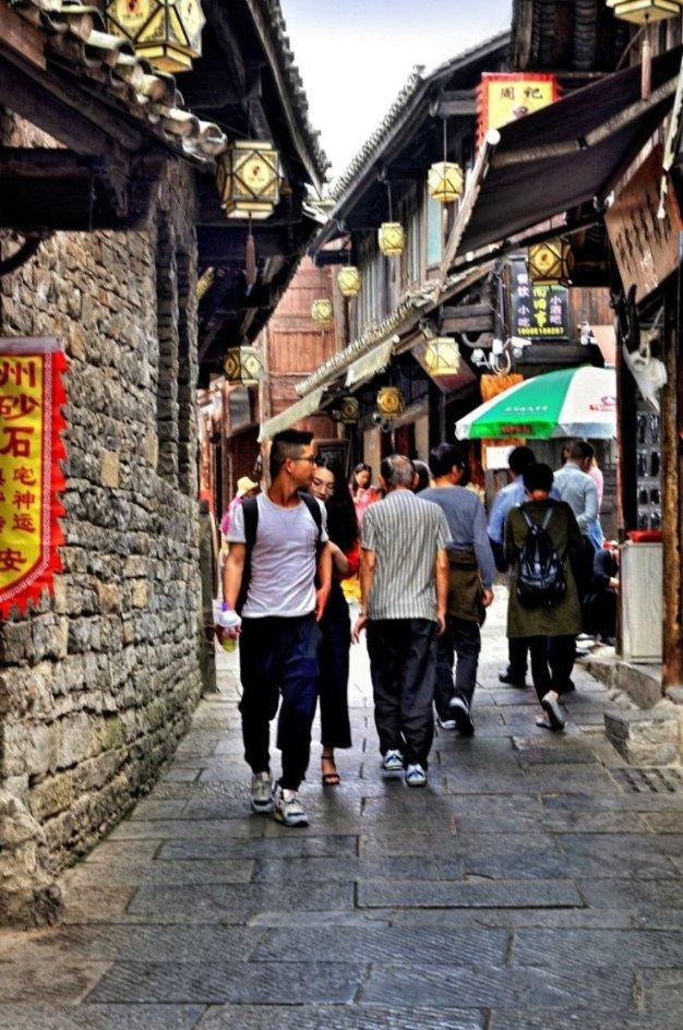 “老人不动、服务动” 塘桥浦建居民可在居委会“代配药”