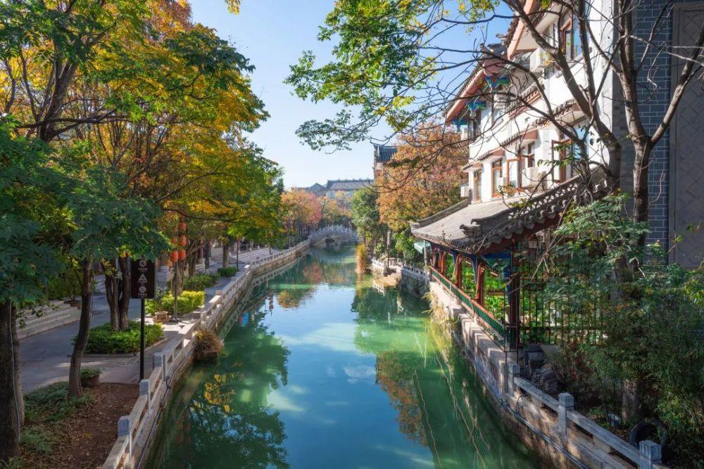 烟台农商银行芝罘区支行与幸芝里社区开展党建共建活动