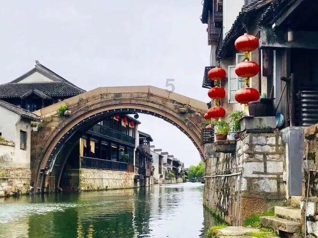 逃出小村落