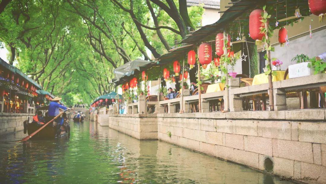 逃离沙漠小镇